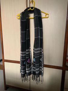 Black & White Checkered Pattern Handwoven Stole