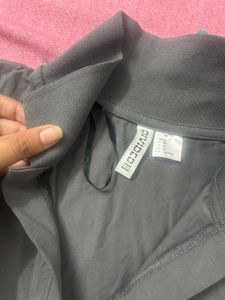 H&amp;M crop Tee