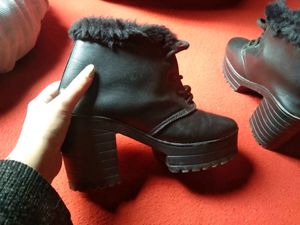 WOMEN BOOTS