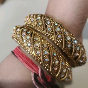 Elegant Gold-Tone Bangle Set