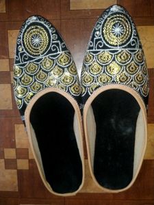 Beautiful Rajasthani Footwear 🩰