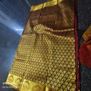 Elegant Maroon &amp; Gold Saree