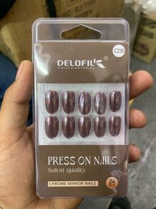 Delofil Glitter French Nail Set - 24 Pcs