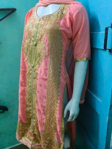 Elegant Embroidered Kameez