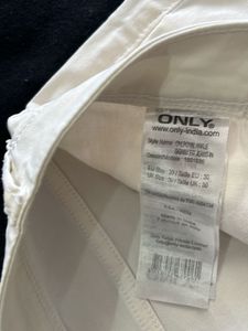 Only Chic Off White Slim Fit Stretchable Jeans