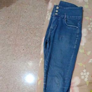 Cute Look ka Secret – Slim Fit Jeans Only ₹300