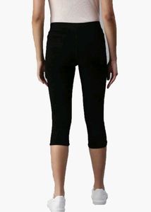 BLACK DENIM CAPRI WOMEN