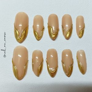 Press on nails