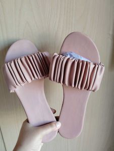 PEACH SANDALS