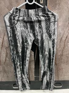 MH3 Black and White Jeggings