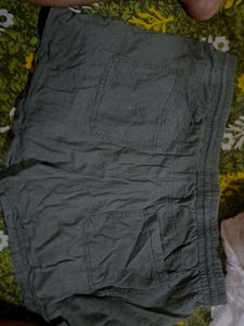 Olive Shorts No Flaws