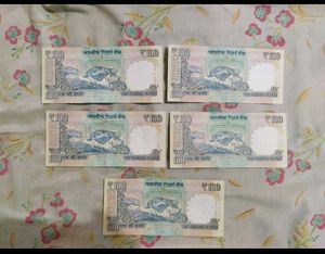 Five Pieces Old 100 Rupee Notes