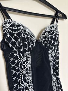 BESIRED BODY FITTED CORSET