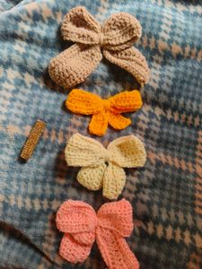 Crochet Bows Pack Of 4 And 1 Free Pin