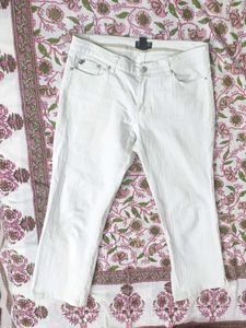A very classic white jeans