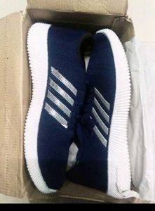 NEW NO USED SPORTS SHOES.