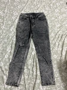 Grey Mom Jeans Ripped