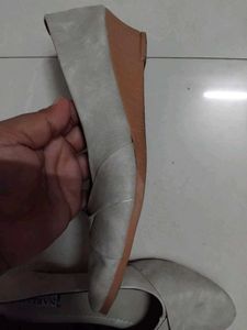Elegant Beige Ballerinas