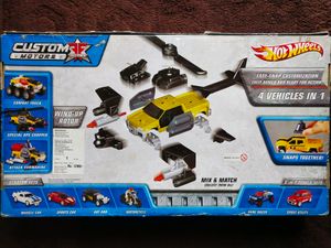 Hot Wheels - Custom Motors Deluxe Attack Pack