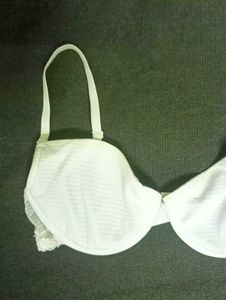 underwired white lace bra