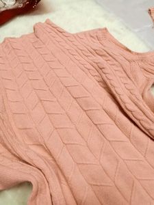 🌸Elegant Pink Cold Shoulder Sweater🌸