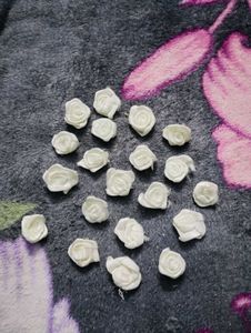 SET OF 10 WHITE RIBBON ROSES