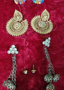 4 Set Earrings+1locket Combo
