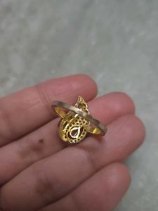 Stuning Ring With Red stone
