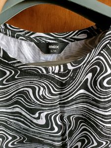 Abstract Print Max Black&amp;White Tshirt