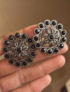 Elegant Floral Stud Earrings