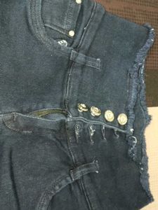 Frayed High-Waisted Jeans