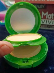 M&amp;M Green Tea Natural Makeup