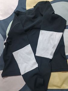 Sweatshirt/Sweater