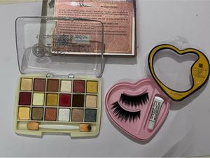 Eyeshadow Palette &amp; Lashes