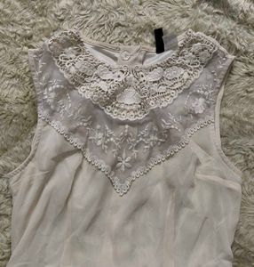 H&amp;M stunning Divided Lace-Detail Dress ✨