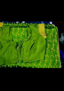 Green &amp; Gold Floral Fabric Saree