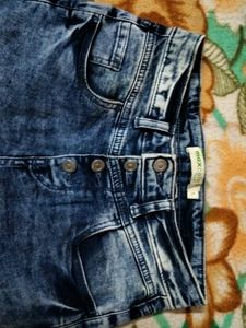 skinny blue women jeans... size 28...