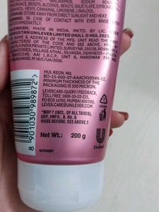 Pond&#39;s Bright Beauty Facewash