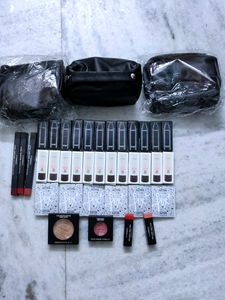 MAC MAKEUP SET