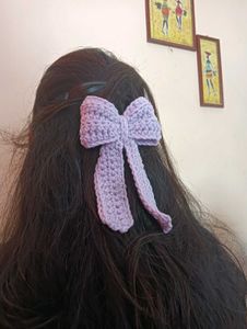 A Beautiful Crochet Hair Bow
