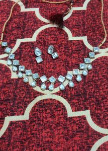 Kunden Necklace Set