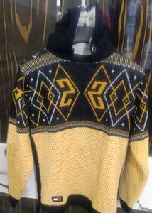 Stylish Patterned Hoodie Sweater