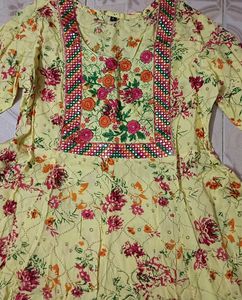 Floral Embroidered Kurta