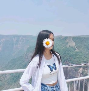 Graphic Printed Crop Top