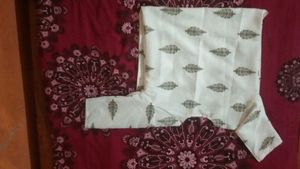 Xxl White Paisley embroidered Neck Printed Kurti