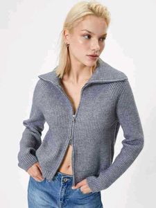 Ribbed Zip-Up Knit Cardigan