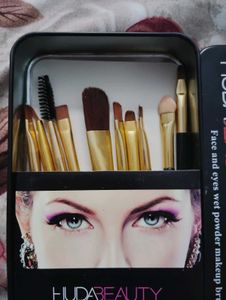 Huda Beauty Eye Makeup Brush