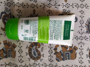 Simple Moisturizing Face Wash