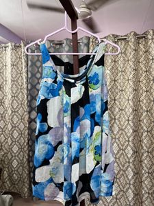 Sleeveless Tie Up Crop Top