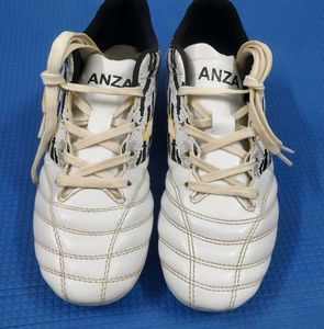 Anza Carbon White Football Shoes IND 6 / UK 7